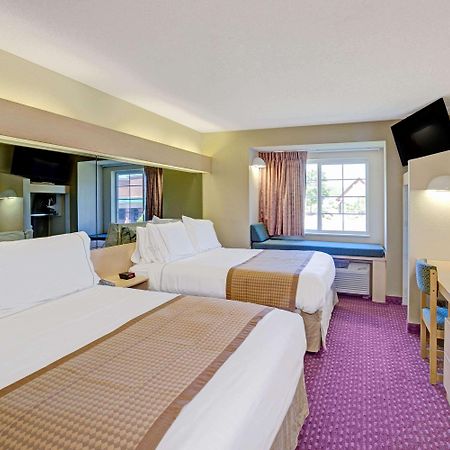 Microtel Inn & Suites By Wyndham Бёрлингтон Экстерьер фото